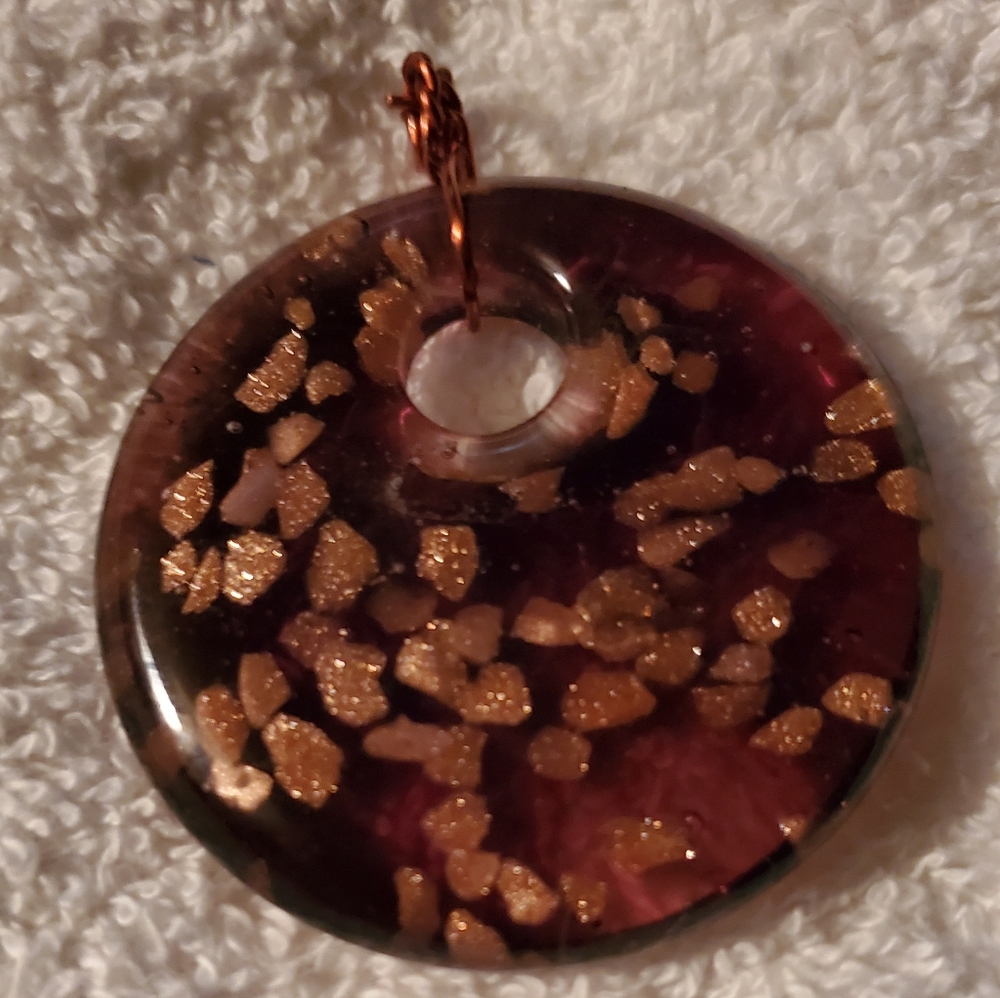 GOLD FLAKE GLASS PENDANT